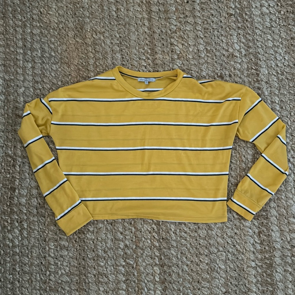 CHARLOTTE RUSSE VINTAGE YELLOW STRIPED LONG SLEEVE CROP TOP SIZE SMALL